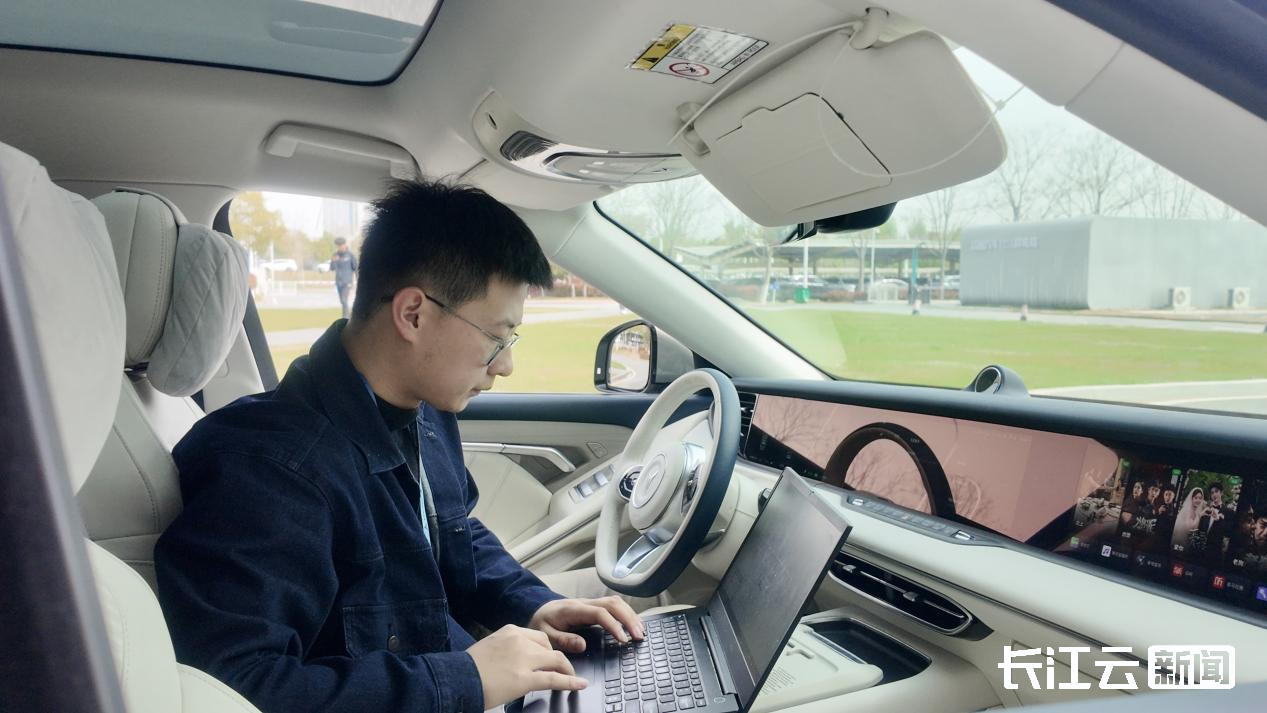 每一代中国人心中都有一款“东风车”(图11)